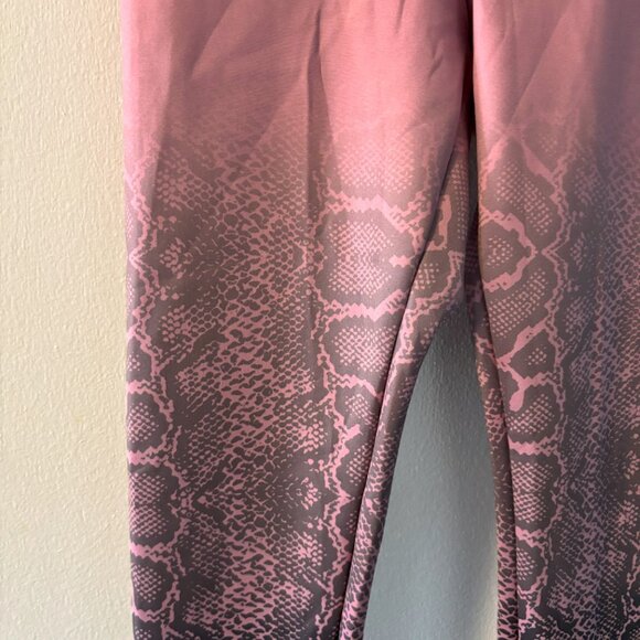 Koral Drive Scuba High Rise Legging in Rosa, Size Small - Picture 5 of 8